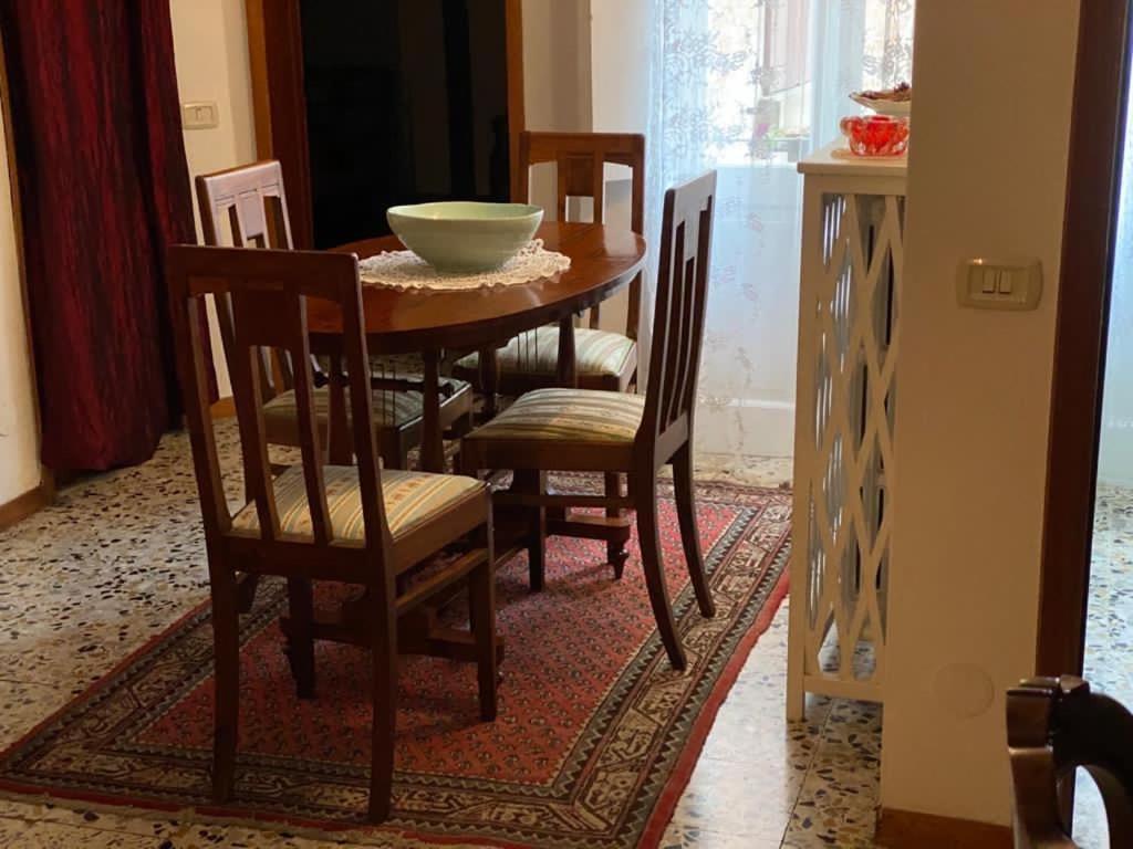فيرّارا Le Case Cavallini Sgarbi Di Rina Cavallini المظهر الخارجي الصورة
